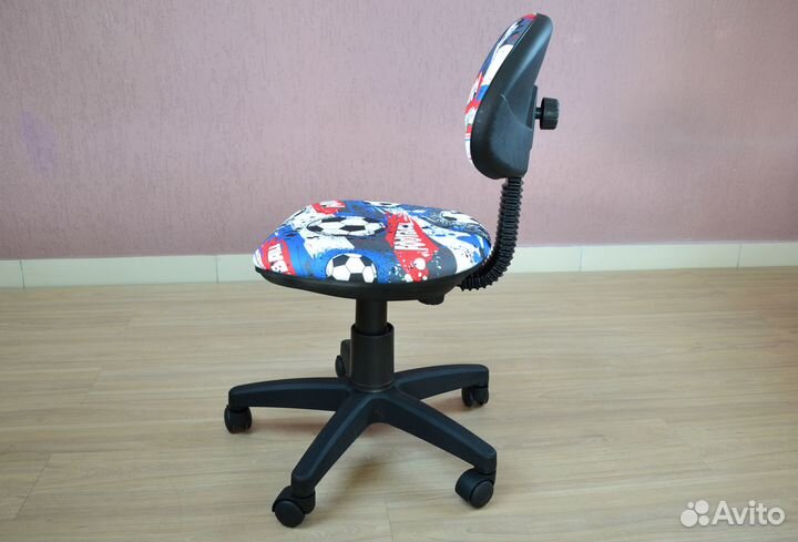 Компьютерное кресло детское Логика с доставкой