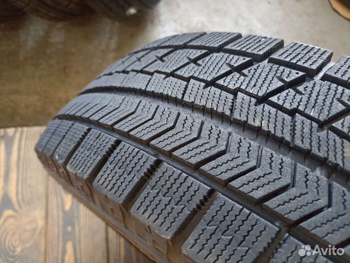 Bridgestone Blizzak VRX 185/65 R15