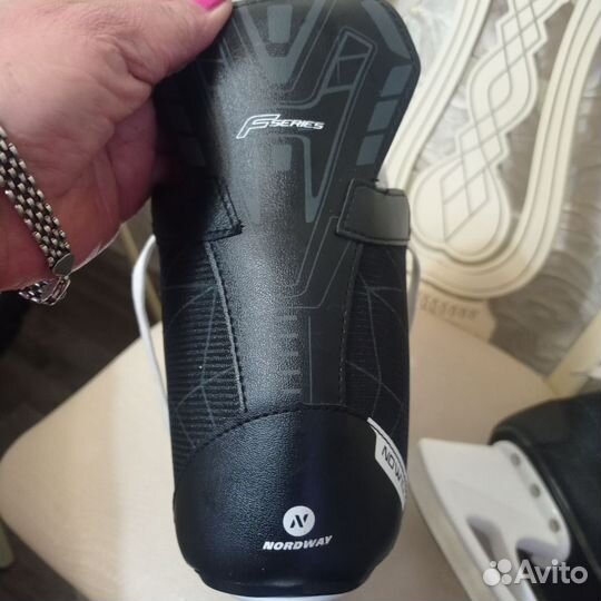 Коньки хоккейные 40 размер