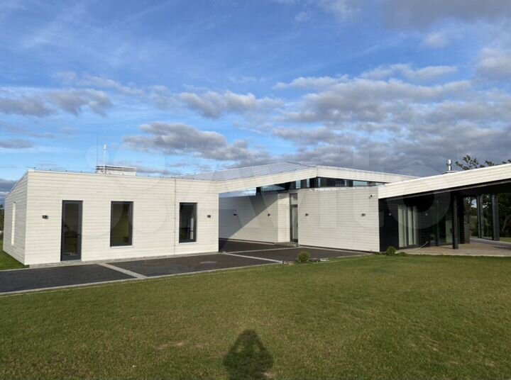 Дом 350 м² на участке 32 сот.