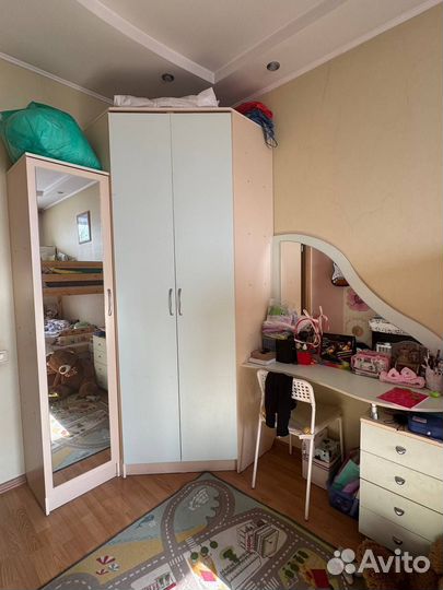 Шкаф угловой