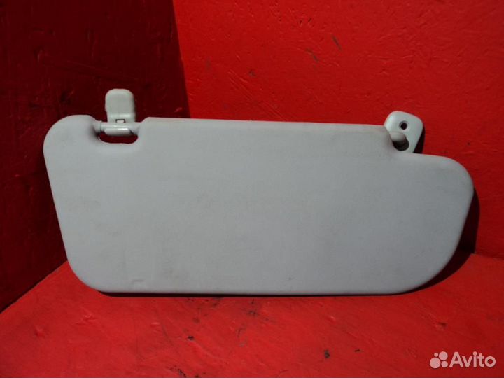 Козырек левый Мазда 3 бк 02-09