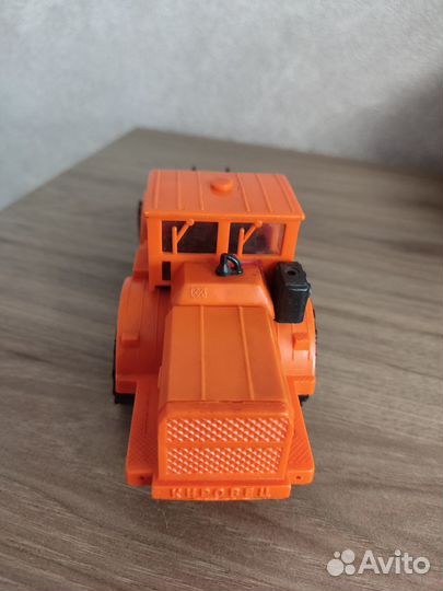 Кировец 1:43, трактор