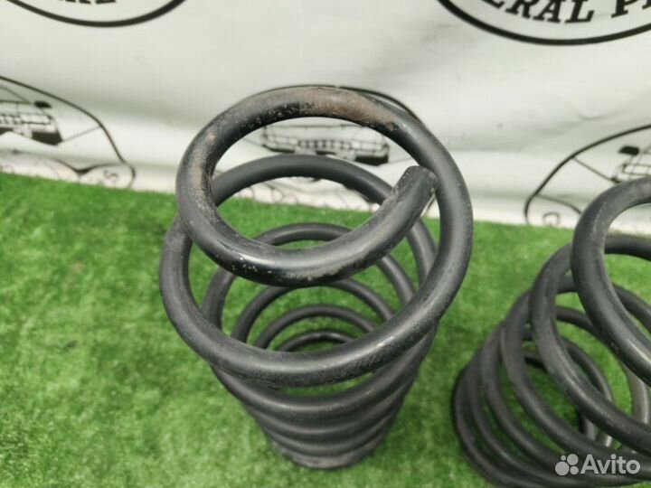 Пружина подвески Toyota Land Cruiser Prado KZJ95