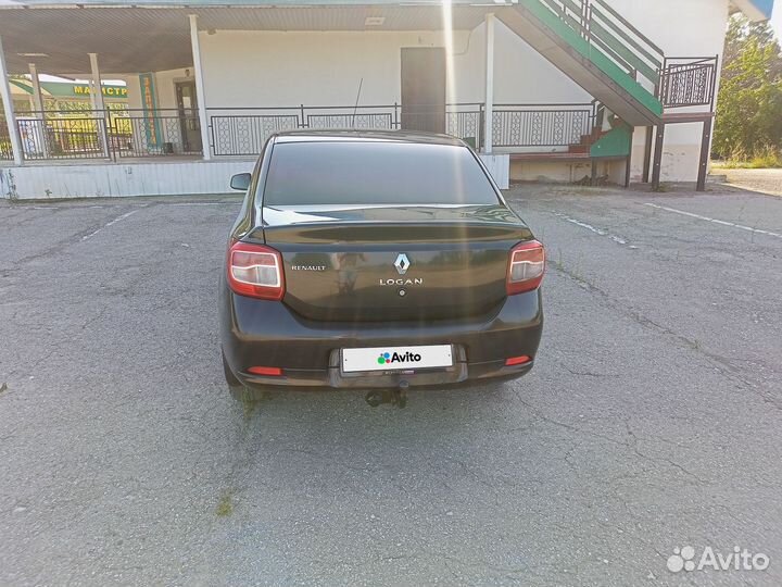 Renault Logan 1.6 МТ, 2014, битый, 177 000 км