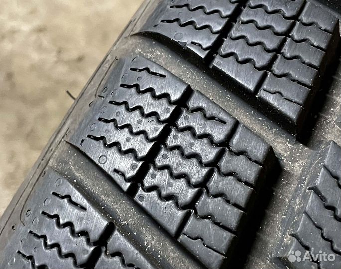 Goodyear UltraGrip Performance Gen-1 235/50 R19