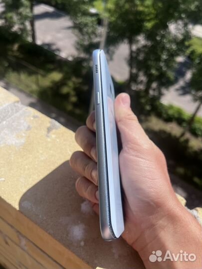 Телефон Samsung galaxy a3 2017