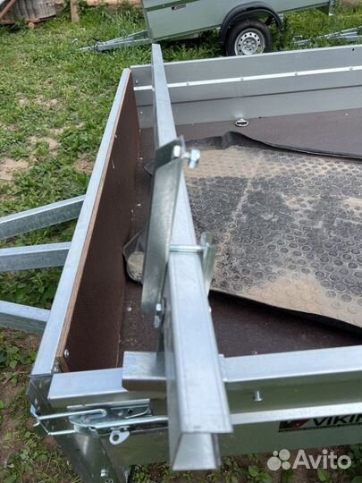 Рейлинг с упорами ложементов для лодки пвх