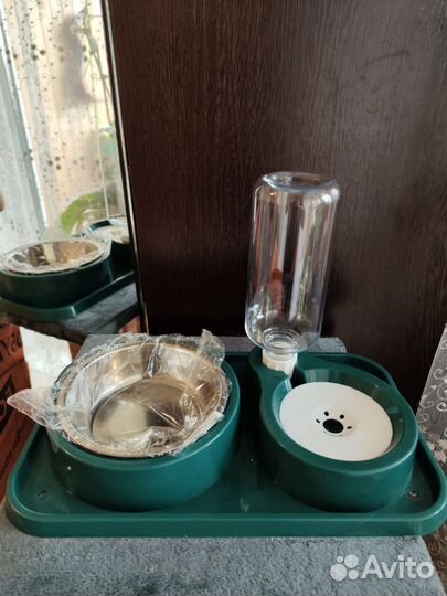 Двойная миска с поильником для кошек и собак