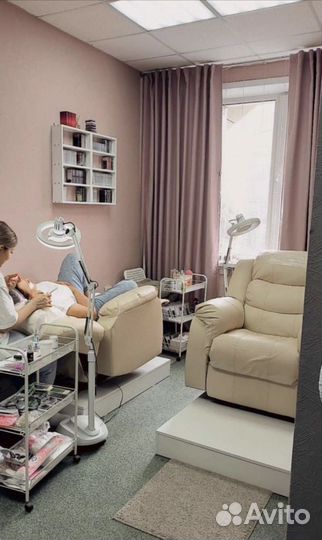 Мастер бровист