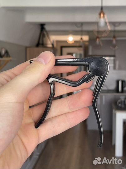 Каподастр для гитары