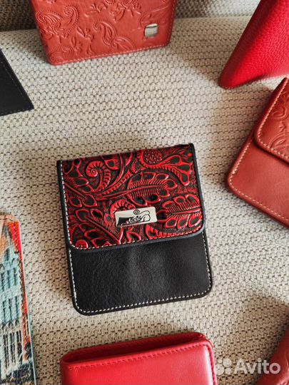 Кошельки и обложки на документы натуральной кожи