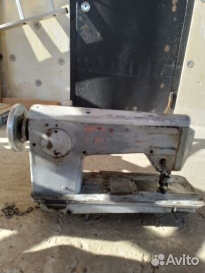 Швейная машина 330