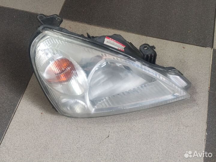 Фара передняя правая