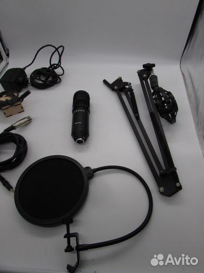 Студийный микрофон BM-800 со стойкой