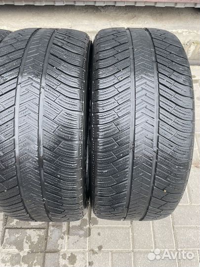 Michelin Agilis Alpin 255/40 R20 и 285/35 R20