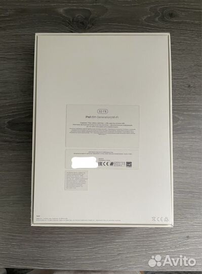 iPad 9.7 6 поколение 2018 (+ 3 чехла)