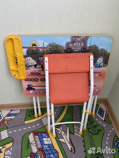 Детский стол со стулом