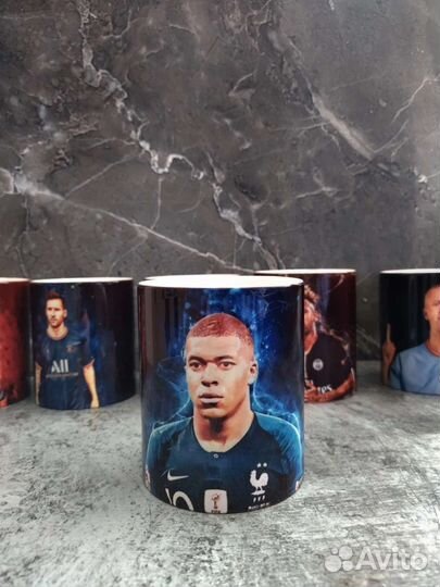 Кружки футбольных команд и футболистов