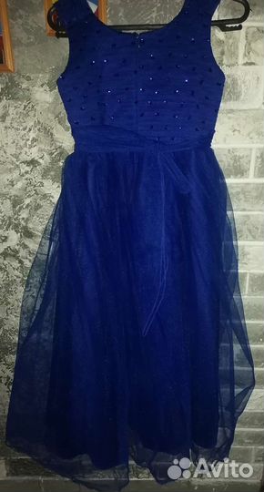 Нярядное платье на девочку 140-146