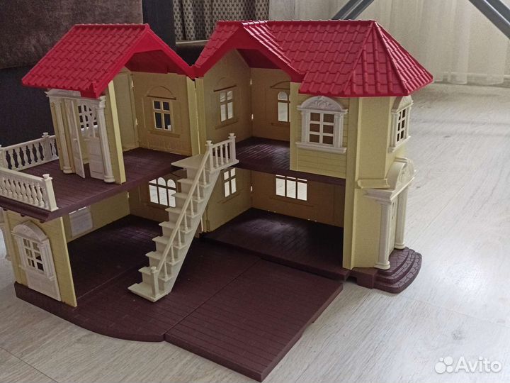 Домик кукольный