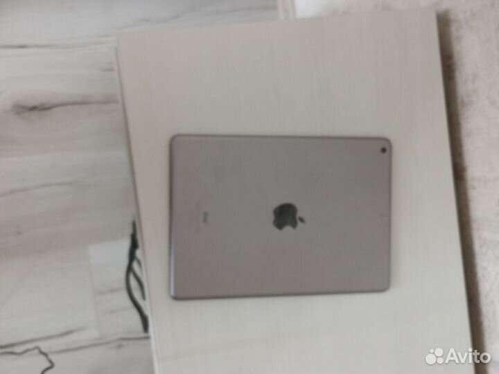 Продам iPad 6
