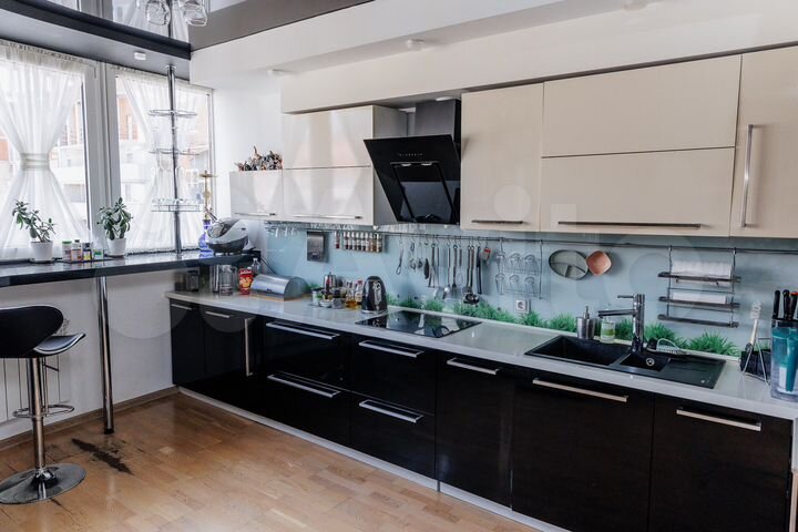 4-к. квартира, 160 м², 16/16 эт.