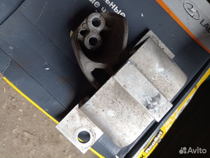 Продам подушку двигателя лада ларгус