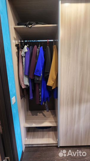 Шкаф для одежды бу,трюмо, горка под тв