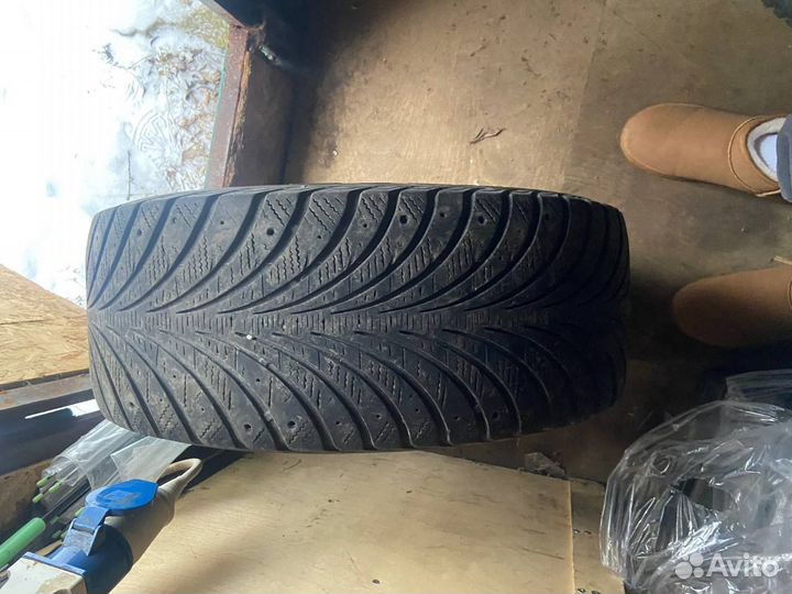 Goodyear UltraGrip Extreme 245/45 R18