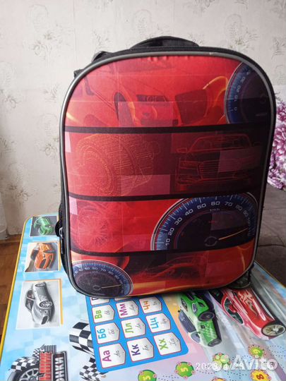 Школьный рюкзак