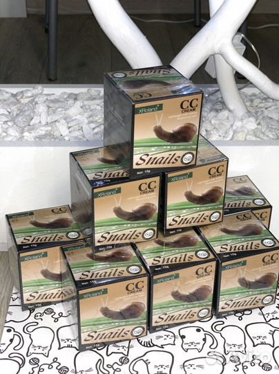 Сc Крем-Кушон, тональная основа и разная косметика