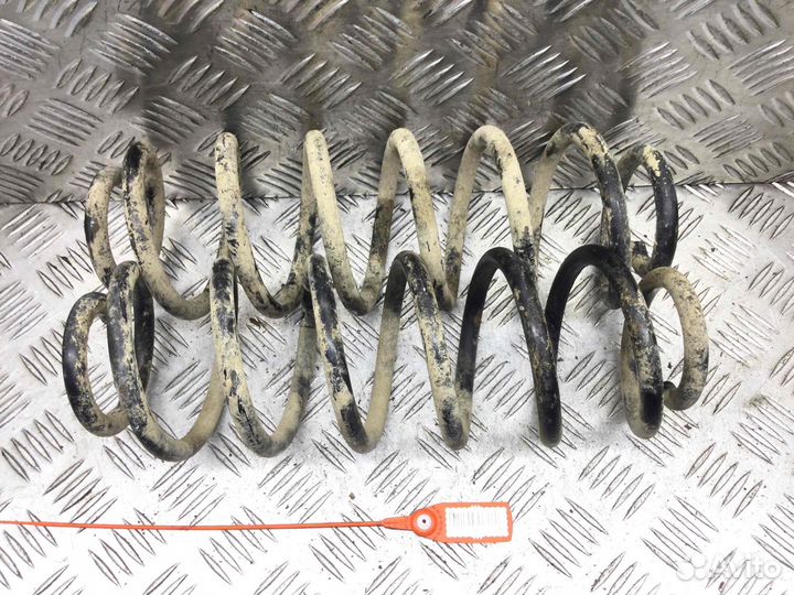 Пружина задняя Volkswagen Golf AKL