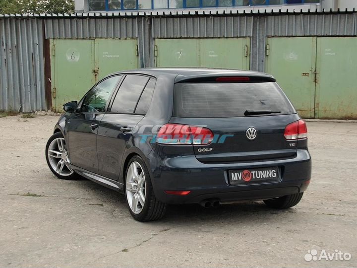 Пороги в стиле R-Line для Volkswagen Golf 6