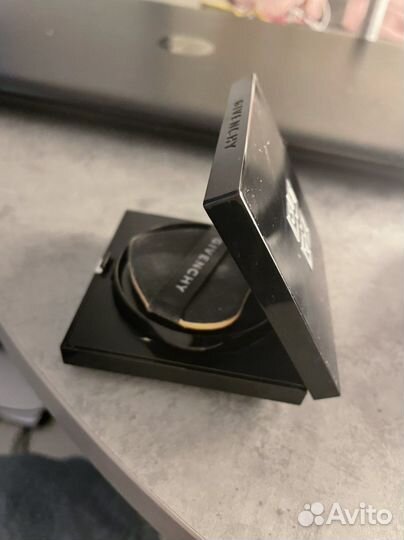 Тональный кюшон Givenchy светлый беж