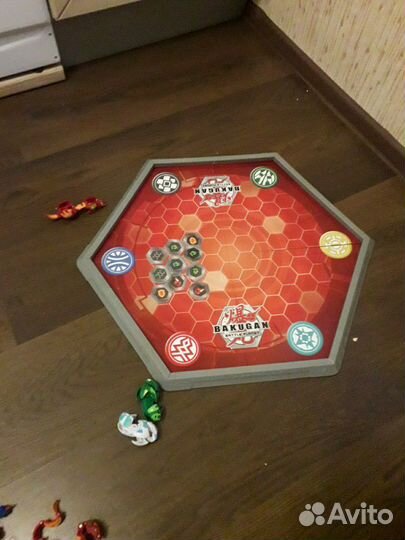 Игровой набор Bakugan с ареной и фигуркой-трансфор