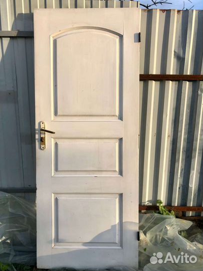 Дверь деревянная