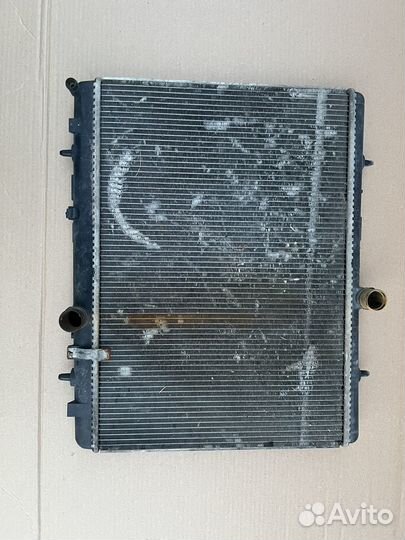 Радиатор охлаждения двигателя Peugeot 308 2.0HDI