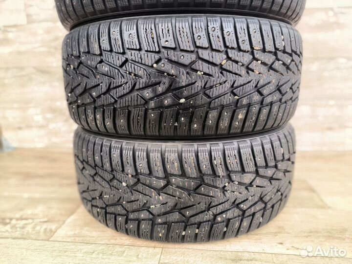 Nokian Tyres Hakkapeliitta 7 235/50 R18