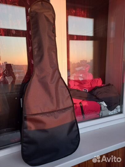 Акустическая гитара