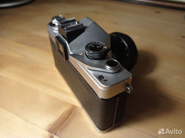 Пленочный фотоаппарат Praktica L