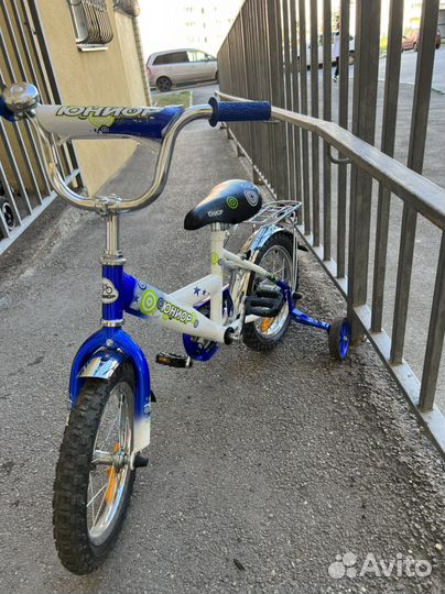 Четырехколесный велосипед