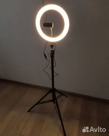 Кольцевая лампа 27 см со штативом