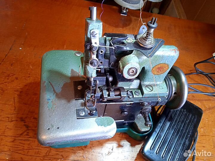 Оверлок Промышленный 51 класс / СССР / 220 Вольт