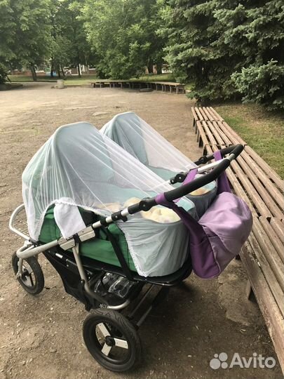 Коляска для двойни bumbleride