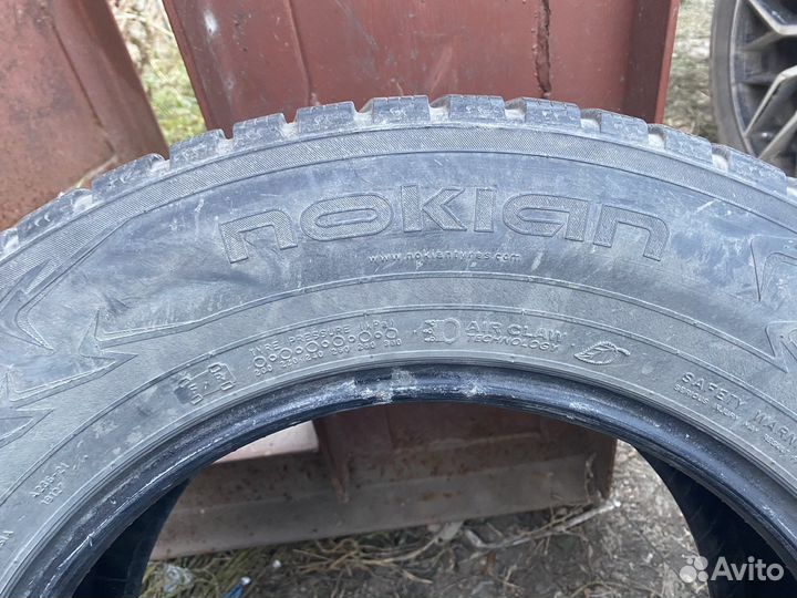 Nokian Tyres Hakkapeliitta 7 215/65 R16