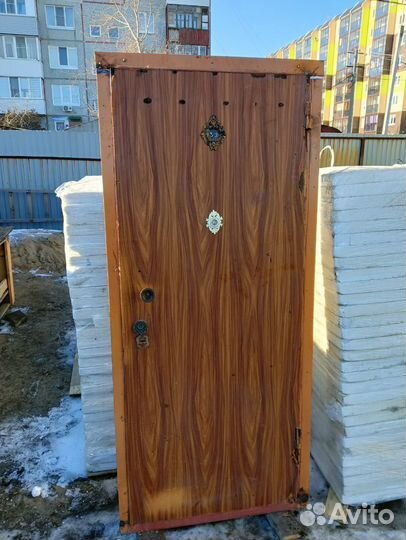 Дверь входная металлическая