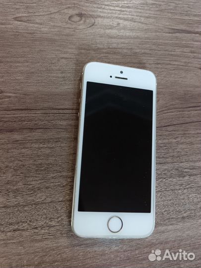 iPhone SE, 64 ГБ