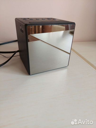 Радиобудильник Sony ICF-C1T