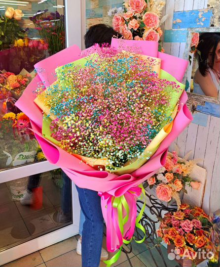 Букет гигант из радужной гипсофилы